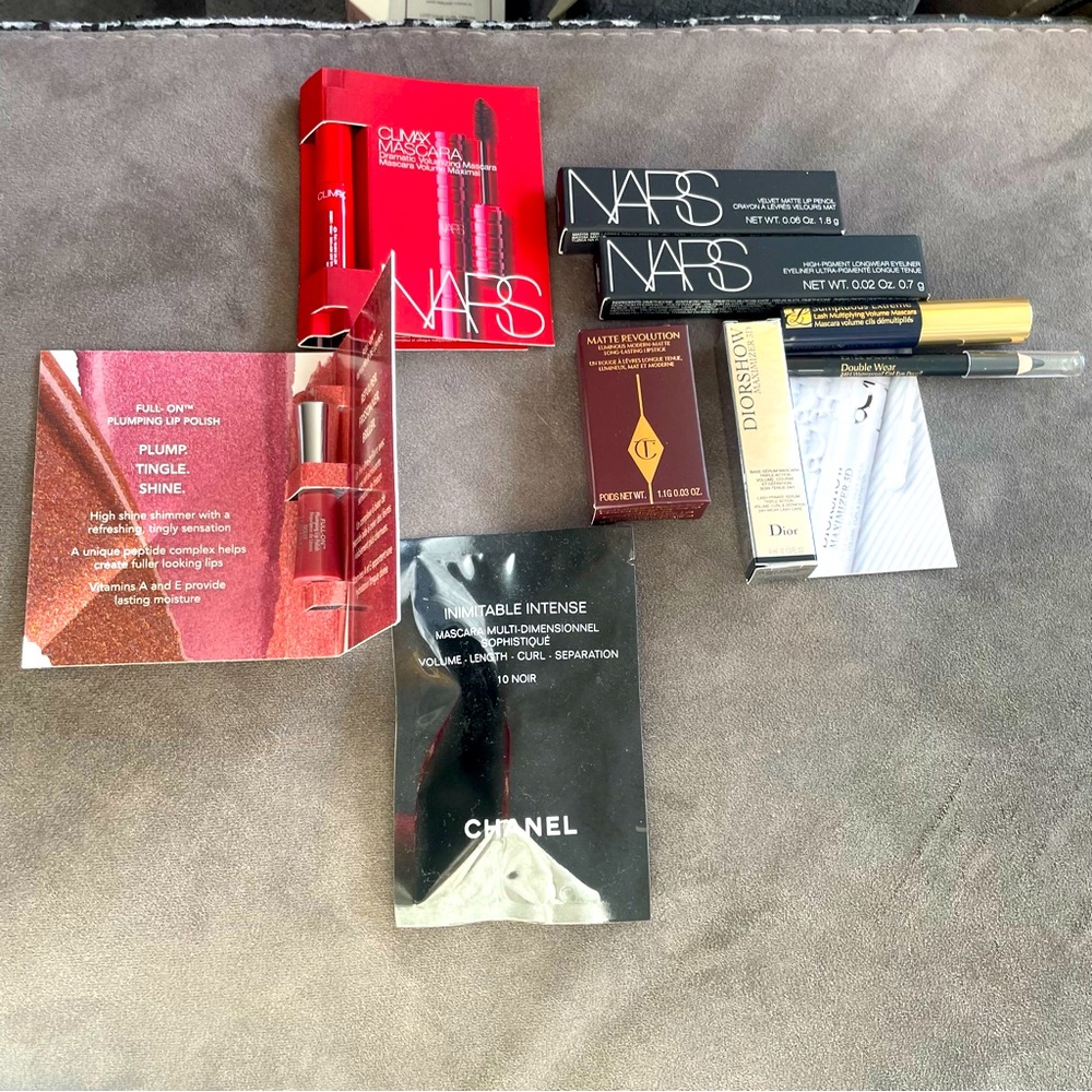 Makeup sample bundle - NARS, Charlotte Tillbury, Estée Lauder and more - Picture 1 of 6